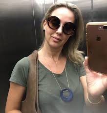 She is not dating anyone currently. Alexandra Zamboni On Instagram Jornalista Carla Fachim Usa Colar De Agata Natural Brasileira Num Look Casual De Ferias Ficou Linda Clique No Produto D