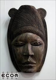 MASKA Z DREWNA EGZOTYCZNEGO