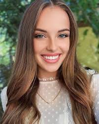 Jade Rogers's Instagram, Twitter & Facebook