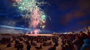 Feu d'artifice mercredi 14 juillet 2021, à 23h15 port du masque obligatoire Wtxeiil3kv6nnm