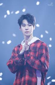 He is also under its subunits, nct 127 and nct u. ë„ì˜ Doyoung Nct127 Nct K Pop