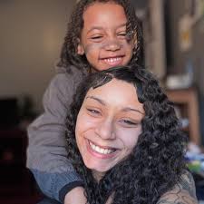 Ate lil mama rightttt