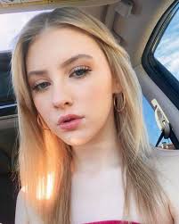 Desensitise my horses with me' ☂️🐴