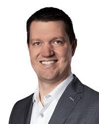 Stefan Ludlow's Instagram, Twitter & Facebook