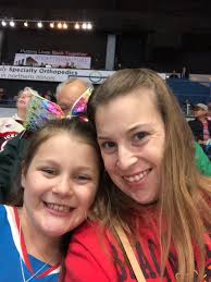 Meredith Robbins (@MRobb86)