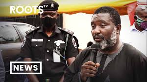 Abba kyari is nigerian inspector general of police's intelligence response team and deputy commissioner of police. Police Parades Man Who Impersonated Late Abba Kyari S Wife Youtube