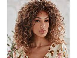 Capelli ricci corti, capelli ricci, acconciature caschetti ricci, acconciature corte per le donne. Capelli Ricci Lunghi I Tagli Piu Belli Da Indossare Con I Nostri Consigli The Wom Beauty