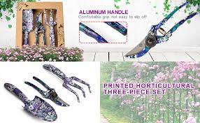 We have an inventory of garden tools to make gardening a pleasant hobby for everyone from cutting, planting, watering tools there's a lot of work in these tools we carry with us every time we garden. Flora Guard Garden Tools Set Of 3 Amazon De Garden