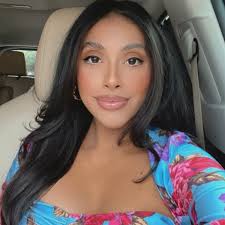 Isabel Rojas's Instagram, Twitter & Facebook