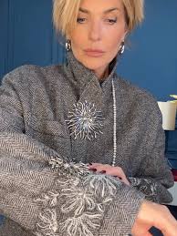 Cosmo Petrone это изысканные камеи и аристократичные инталии, натуральные  камни и минералы, винтажные элементы и уникальность. Полностью ручная  работа. Украшения с ощущением веков и dolce vita. 📩 Если у вас возникли  вопросы