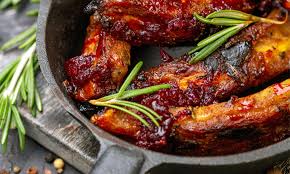 Le costine di maiale in padella sono una perfetta alternativa a quelle cotte in forno, soprattutto in estate, quando fa caldo e non si vuole accendere il for. Costine Di Maiale 3 Ricette Facili E Gustose
