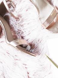 Ci sono alcune migliaia di scelte per scarpe da sposa, scarpe da damigella bambina e scarpe da sposo. Sandali Al Matrimonio Si Puo Se Sono Sandali Gioiello Musani Couture Abiti Da Cerimonia