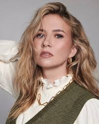 Eliza Bennett's Instagram, Twitter & Facebook