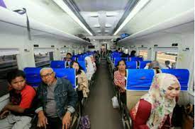 Kereta api dengan tujuan kota bandung ini bisa memuat 28 penumpang dan dilengkapi fasilitas kelas p. Bandung Merdeka Com Besok Kai Akan Tambah 2 Perjalanan Kereta Api Bandung Jakarta Pp