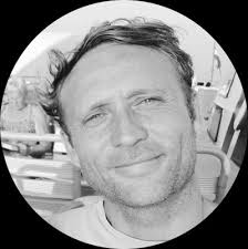 Een nieuw restaurant betekent een nieuwe keuken! We zijn druk bezig met de  verbouwing, en het schiet al op. Binnenkort meer! 👀 Met dank aan Beuk  Horeca . De sollicitaties stromen binnen,