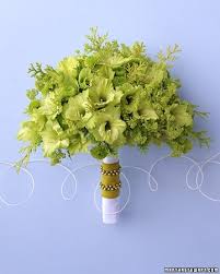 Please can you tell me what kind of flowers i can expect to be in season? August Wedding Trends Peridot And Gladiolas Gladioli Means Strength Of Character Honor Co Green Wedding Bouquet Green Wedding Flowers White Wedding Bouquets