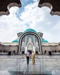 Created by simon lim • updated on: Travel Couple In Masjid Wilayah Mosque Kuala Lumpur
