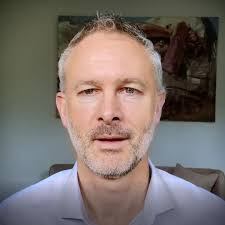 Gerald Ash's Instagram, Twitter & Facebook