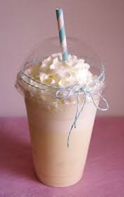 Starbucks Frappuccino Vanille Maison Cocktaildrinks La Recette Du Frappuccino Vanille De Chez Starbucks Pour Le R Starbucks Recipes Coffee Recipes Frappuccino
