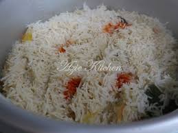 Jangan takut untuk menyediakan hidangan ini kerana resepi ini telah diolah bagi memudahkan anda untuk memasaknya. Nasi Beriani Johor Yang Sedap Azie Kitchen