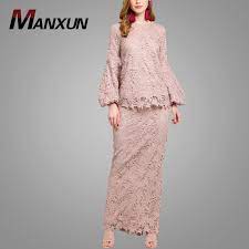 Model kebaya batik modern berhijab menjadi salah satu desain yang tengah booming belakangan ini. Baju Kebaya Modern Baju Kurung 2018 Fashion Elegan Renda Desain Abaya Buy Baju Kebaya Modern Baju Kurung Baju Kebaya Modern Desain Renda Abaya Product On Alibaba Com
