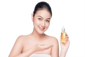 So that please try to apply oil to your hair twice a week. How To Oil Your Hair Step By Step Guide To Apply Hair Oil For Hair Growth And Conditioning India Com