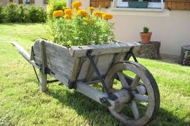 Plateau en plastique poignée bois, roue de brouette, plateau en plastique wb0203 pour outil de jardin en plein air. La Brouette Brouette En Bois Brouette Jardiniere En Bois