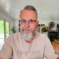 40+ "Peter Hollander" profiles