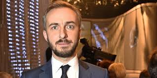 Das landgericht köln hat den verfügungsantrag, mit dem jan böhmermann uns verbieten wollte, über seine zentrale rolle bei der. Jan Bohmermann Orf Distanziert Sich Vor Laufender Kamera Von Aussagen Des Satirikers