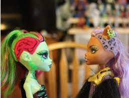 Dolls With Shaved Hairstyles The Times They Are A Changin Shaved Hair Doll Hair Hair Styles