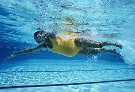 Es Seguro Nadar En Una Piscina Con Cloro Durante El Embarazo Embarazo10 Com