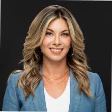 Laura Mallozzi's Instagram, Twitter & Facebook