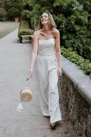 Ein brautkleid ist für jede frau etwas ganz besonderes. Corsage Amaryll Salon Hamburg Brautmode Abendkleider In Hamburg Eppendorf