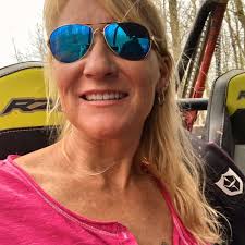 Debbie Bashaw's Instagram, Twitter & Facebook