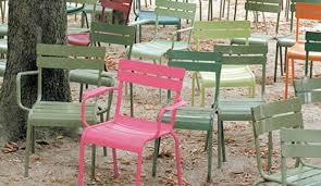These Chairs Were Originally Designed For The Parc Jardin De Luxembourg In Paris Put Them Around Your Kitchen Table And Tuinstoelen Tuinontwerp Buitenstoelen