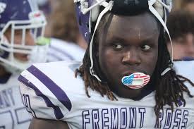 Little Giants runs past Blue Streaks