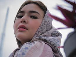 We did not find results for: Mengenakan Busana Muslim Dan Dapat Pujian Amanda Manopo Cari Duit Aku Tuh