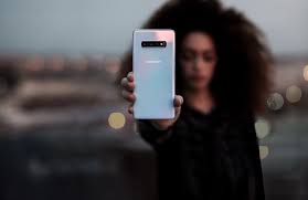 Esta característica ofrece la oportunidad de jugar con una gran variedad de fondos de pantalla para el samsung galaxy s10. Samsung Galaxy S10e S10 S10 Features Highlights Samsung Us