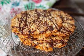 Reverse the pans in the oven midway through the baking time, so they brown evenly. What Is A Florentine Cookie And How Do You Make Them Better Homes Gardens