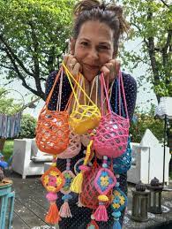 Hanging Traffic Lights Crochet For Tealights Or Flowers How To Start Knitting Crochet Accessories Crochet Plant
