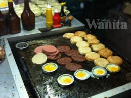 Burger cili padi burger ramly pandan jaya kl. Peniaga Burger Kongsi Ilmu 12 Tip Masak Burger Rasa Luarbiasa Sedapnya Mingguan Wanita
