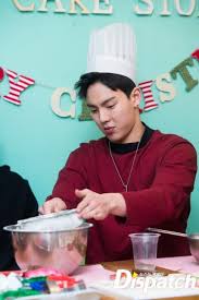 Kihyun is the member who cooks a lot, but recently, wonho has been cooking on a show, & he's very good.ramen & egg . Cooking Inabilities Reflection Monsta X Cooking Idol Birth Source Naver Starcast Monsta X Shownu Kihyun