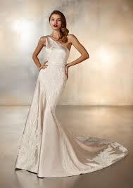 Check spelling or type a new query. Alle Brautkleider Ausschnitt Formen I Tipps Figur Empfehlungen