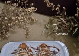 50 gram coklat masak (dcc), lelehkan.pisang (apa saja, aku pake pisang raja) • tepung pisang vanili • air matang • skm • topping (meses, keju parut, dll sesuai selera) henu putrianwani. Resep Pisang Goreng Pasir Keju Coklat Radea