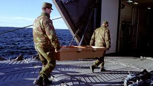Heute wird der toten gedacht und zugleich aufklärung gefordert, denn der grund für die havarie ist weiter unklar. Der Untergang Der Estonia Terrorismus Oder Ungluck