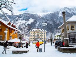 32 Places Everyone Should Visit In France Lugares Incriveis Para Visitar Lugares Para Visitar Lugares Para Ir