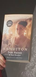 Hi, my absolute fave authors are Julie Garwood & Judith McNaught. I love  their characters & story lines and never fail to make me smile, laugh & cry  at some point. Both