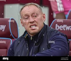 Manager mark cooper hi-res stock photography and images