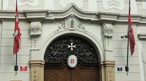 L'ordre de malte est présent de façon permanente dans de nombreux pays dans le monde au travers de projets médicaux, sociaux et humanitaires. L Eviction Du Grand Chancelier De L Ordre De Malte Suscite L Incomprehension Portail Catholique Suisse
