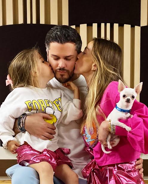 Fã nº 1: Filha de Laura Figueiredo e de Mickael Carreira só ouve músicas do tio e do pai